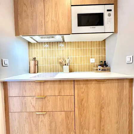 L'elegant,4pers,piscine,2 Parkings,climatisation Apartment