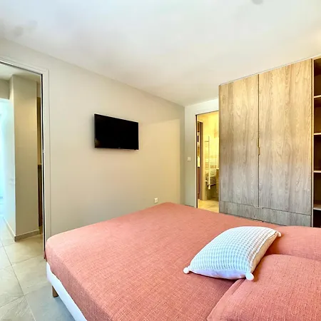 Apartment L'elegant,4pers,piscine,2 Parkings,climatisation