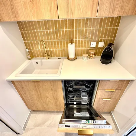 L'elegant,4pers,piscine,2 Parkings,climatisation Apartment *