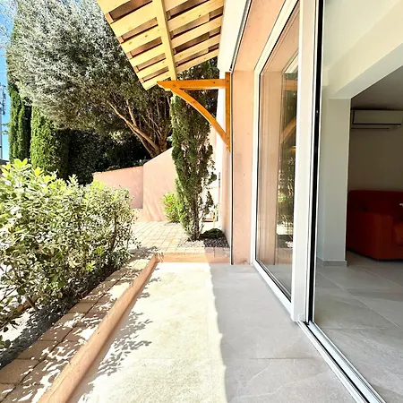 Apartment L'elegant,4pers,piscine,2 Parkings,climatisation Saint-Tropez