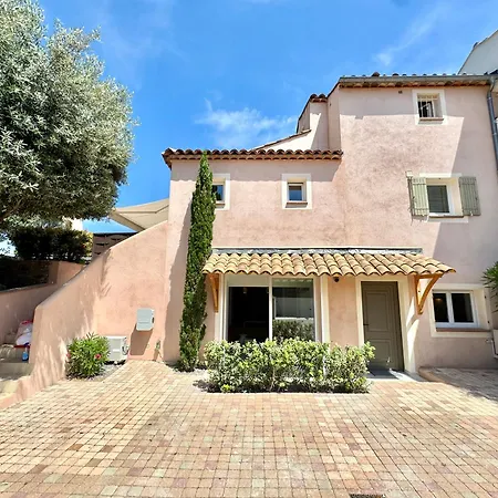 L'elegant,4pers,piscine,2 Parkings,climatisation Apartment *