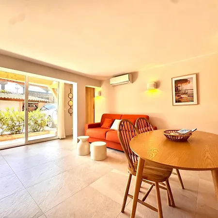 L'elegant,4pers,piscine,2 Parkings,climatisation Appartement
