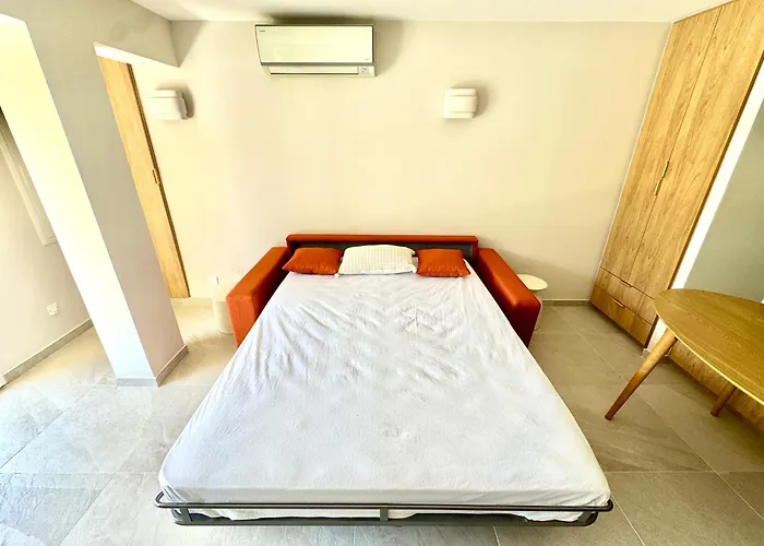 L'elegant,4pers,piscine,2 Parkings,climatisation Apartment